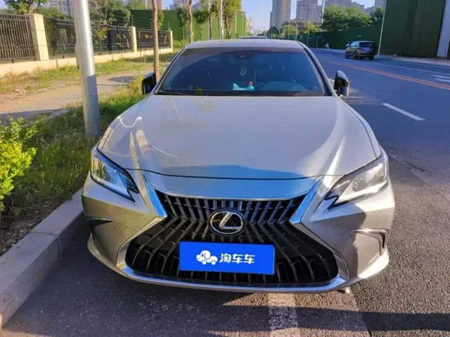 Lexus ES — Фото автомобиля 2
