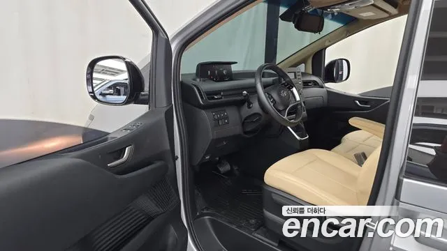 Hyundai Staria Staria — Фото автомобиля 3