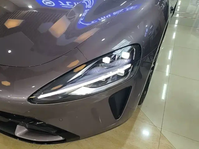 Xiaomi SU7 — Фото автомобиля 23