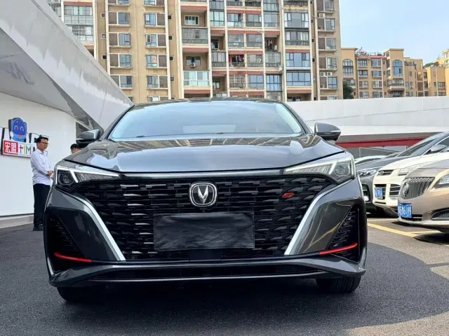 Фотография автомобиля — Changan Eado