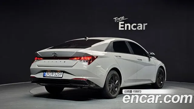 Hyundai Avante CN7 — Фото автомобиля 2