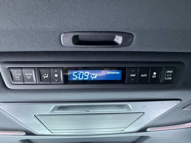 Toyota Vellfire — Фото автомобиля 14