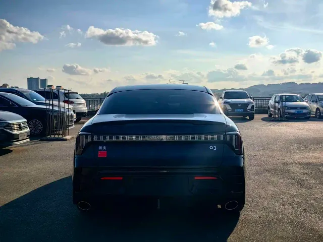 Lynk & Co 03 — Фото автомобиля 10