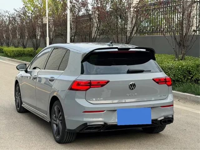 Volkswagen Golf — Фото автомобиля 11