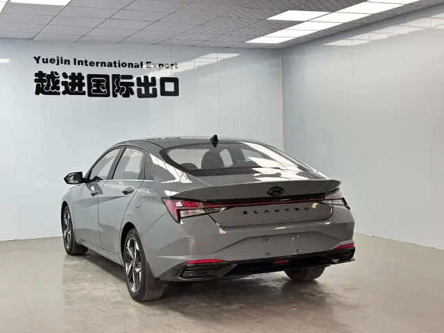 Hyundai Elantra — Фото автомобиля 8