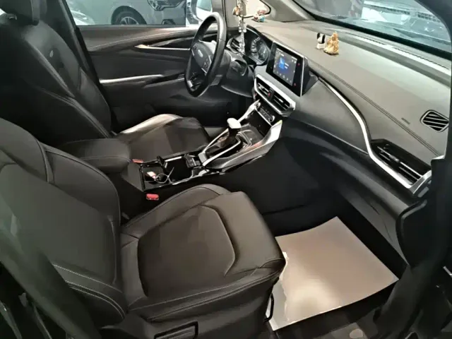 Maxus G50 — Фото автомобиля 24