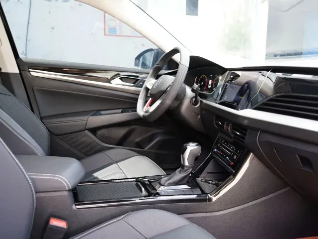 Volkswagen Passat — Фото автомобиля 12
