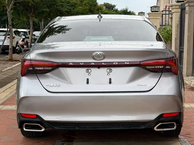 Toyota Avalon — Фото автомобиля 8