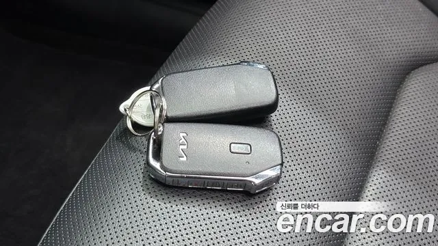Kia Niro — Фото автомобиля 23