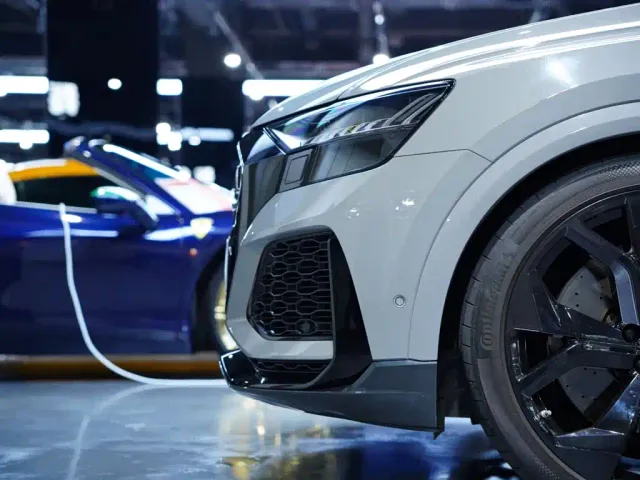 Audi RS Q8 — Фото автомобиля 19