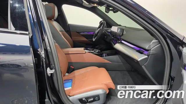 BMW 5 Series G60 — Фото автомобиля 16