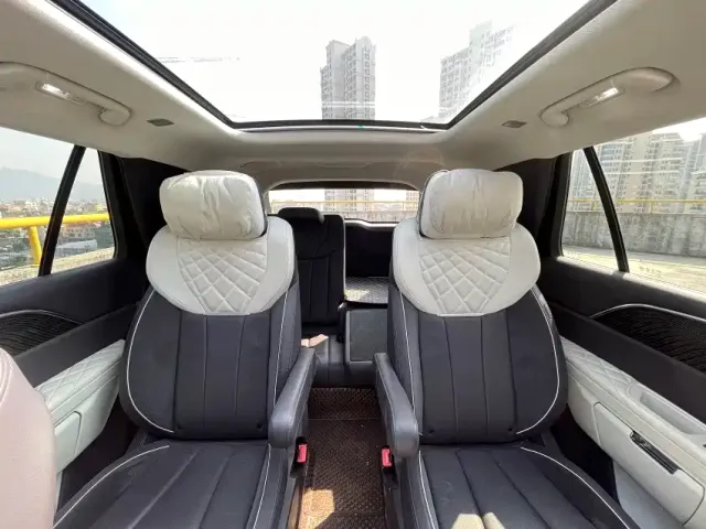 Hongqi E-HS9 — Фото автомобиля 8