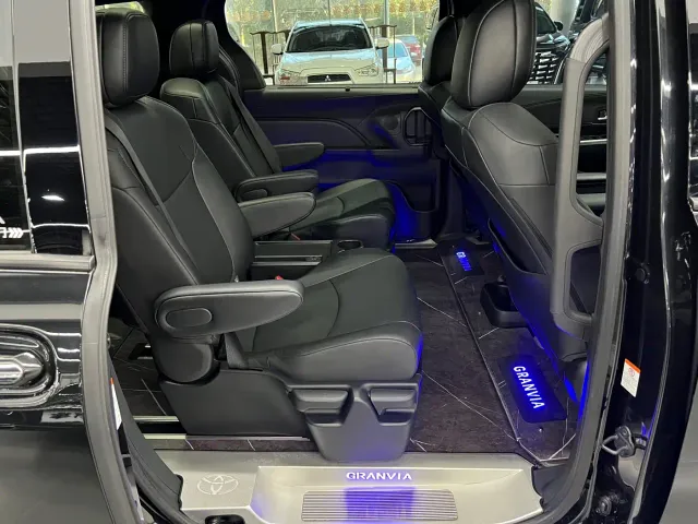 Toyota Granvia — Фото автомобиля 7