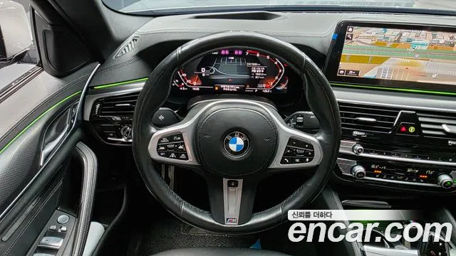 BMW 5 Series G30 — Фото автомобиля 13
