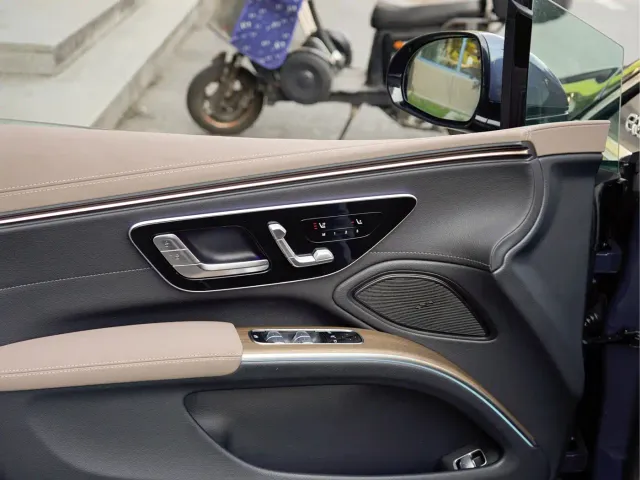 Mercedes-Benz EQS — Фото автомобиля 16