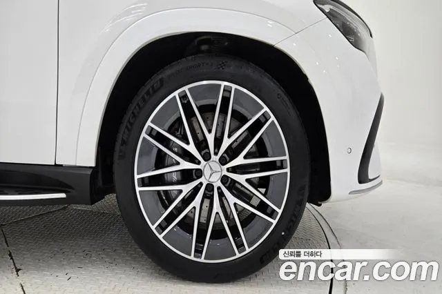 Mercedes-Benz GLE-Class — Фото автомобиля 5
