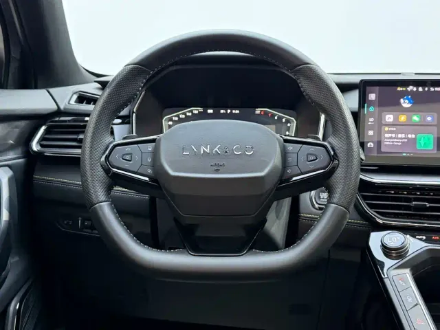 Lynk & Co 06 — Фото автомобиля 12