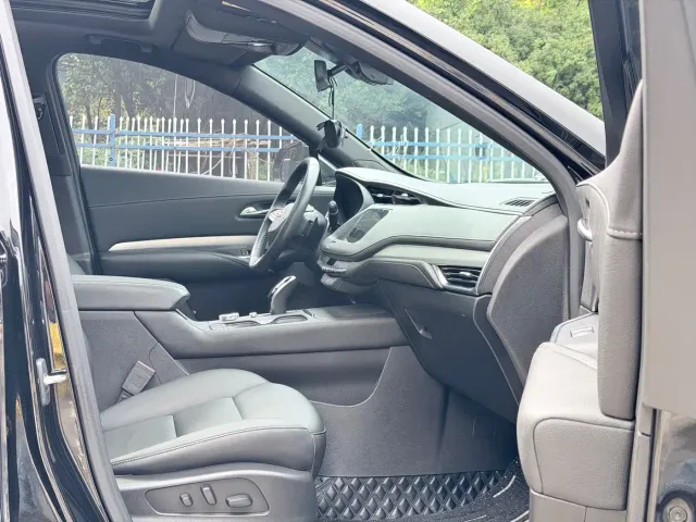 Cadillac XT4 — Фото автомобиля 12