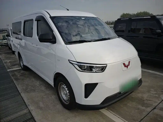 Wuling Yangguang — Фото автомобиля 3