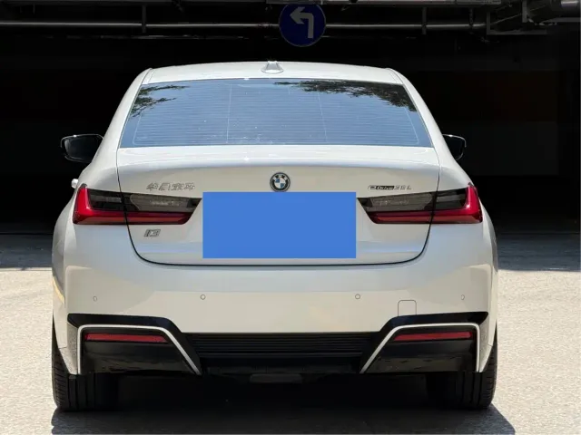 BMW i3 — Фото автомобиля 8