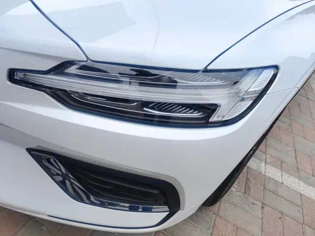 Volvo S60 — Фото автомобиля 5