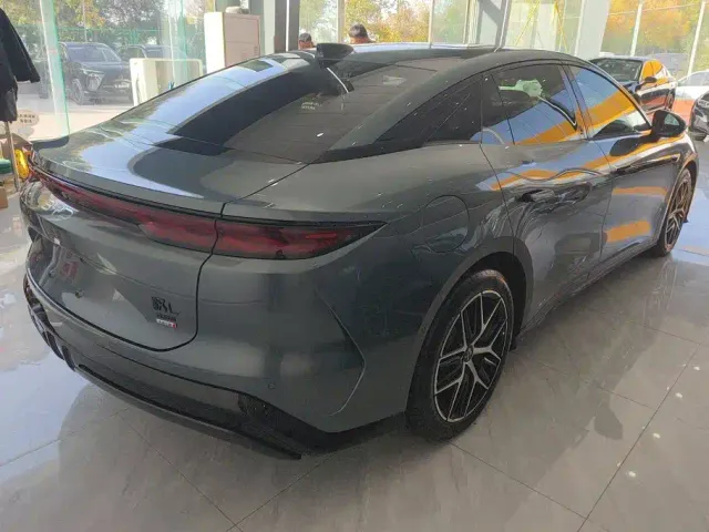 BYD Han L — Фото автомобиля 3