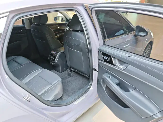Volkswagen Passat — Фото автомобиля 6