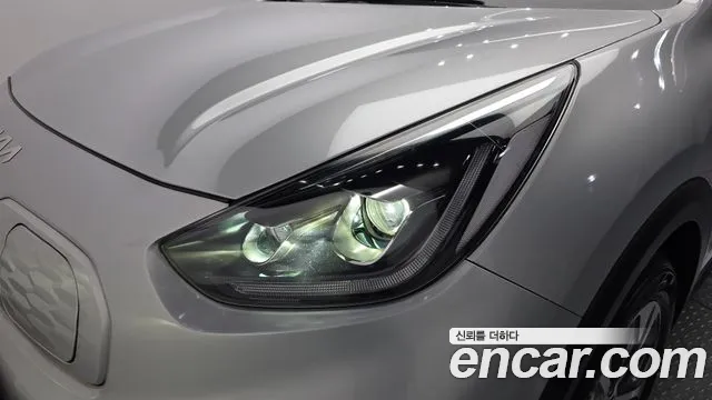Kia Niro — Фото автомобиля 6