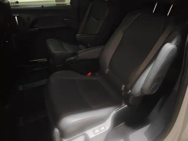 Toyota Granvia — Фото автомобиля 16