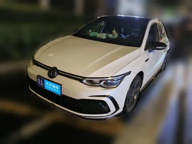 Фотография автомобиля — Volkswagen Golf