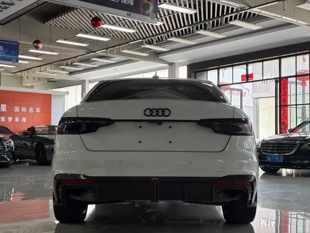 Audi A4L — Фото автомобиля 10