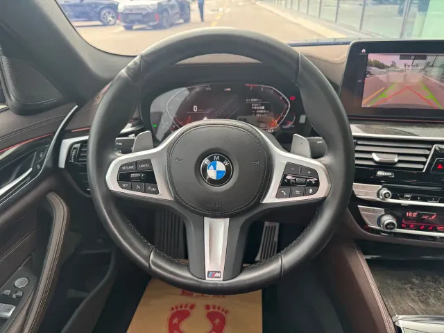 BMW 5 Series — Фото автомобиля 17