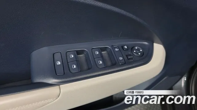 Hyundai Venue — Фото автомобиля 17