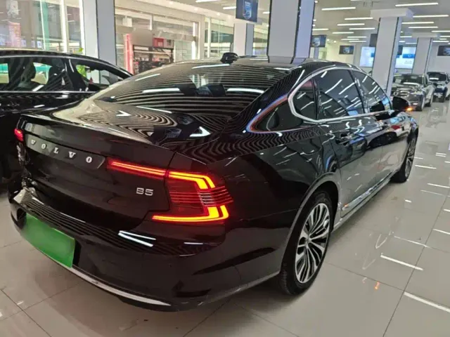Volvo S90 — Фото автомобиля 6