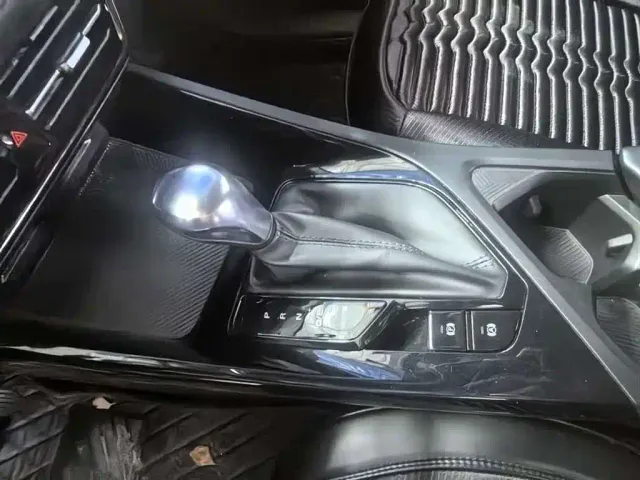 Roewe i5 — Фото автомобиля 15