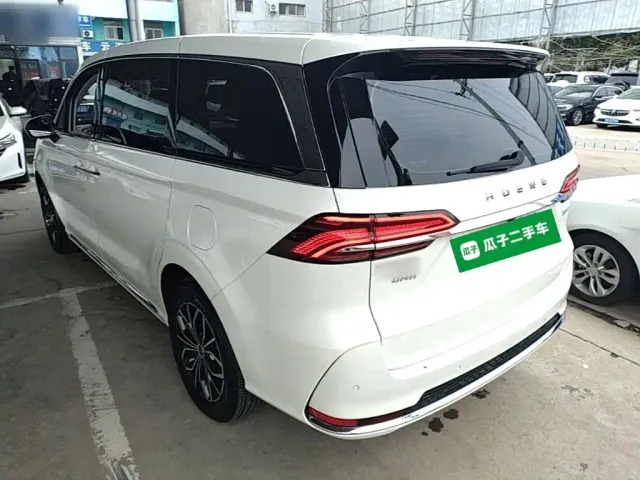 Roewe iMAX8 — Фото автомобиля 4