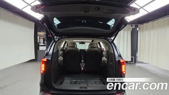 Kia Carnival Generation 4 — Фото автомобиля 16