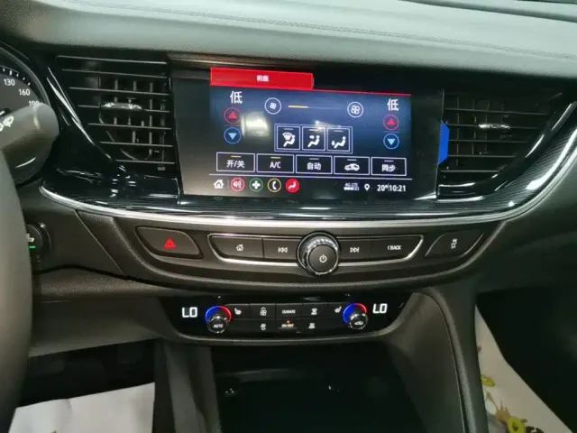 Buick Regal — Фото автомобиля 12