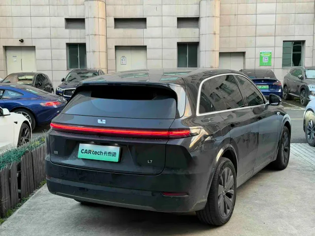 Li Auto L7 — Фото автомобиля 3