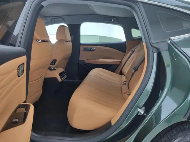 Geely Galaxy Xingyao 8 — Фото автомобиля 11
