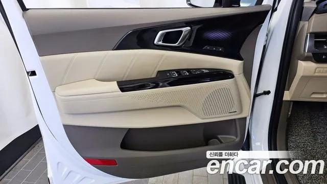 Kia Carnival Generation 4 — Фото автомобиля 13