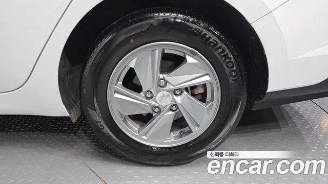 Hyundai Avante CN7 — Фото автомобиля 4