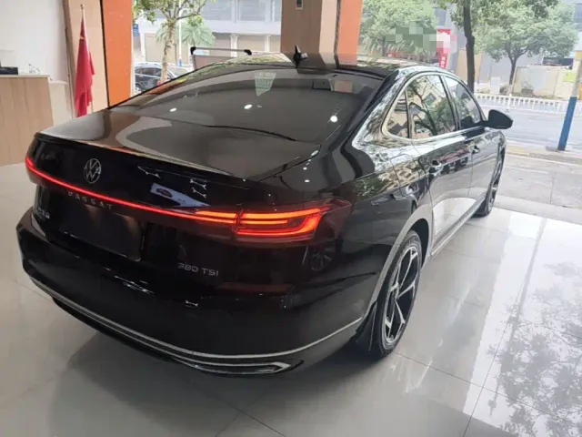 Volkswagen Passat — Фото автомобиля 6