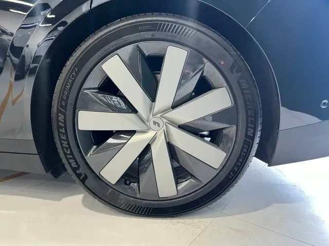 Li Auto i6 — Фото автомобиля 14