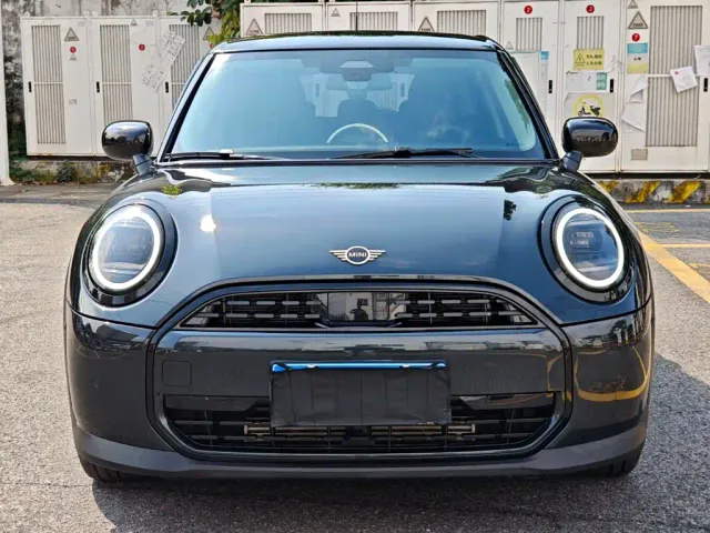 MINI Hatch — Фото автомобиля 2