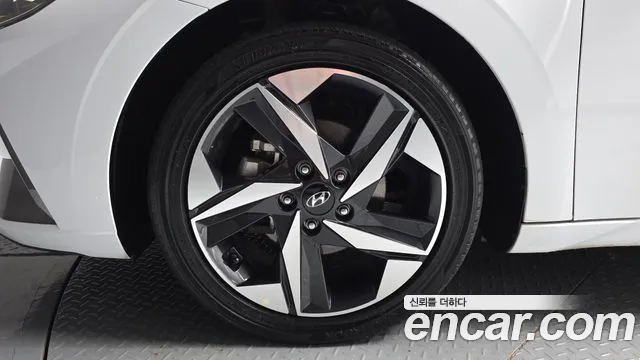 Hyundai Avante CN7 — Фото автомобиля 5