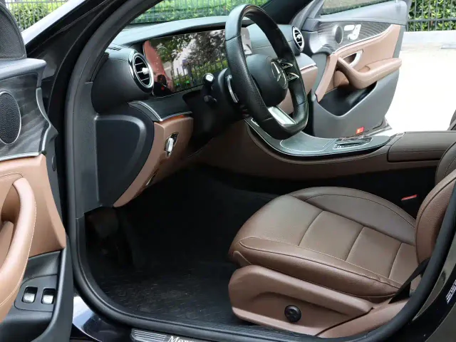 Mercedes-Benz E-Class — Фото автомобиля 6