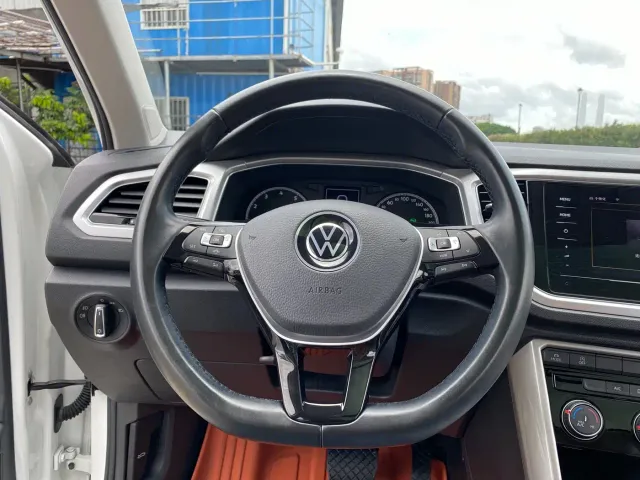 Volkswagen T-Roc — Фото автомобиля 12