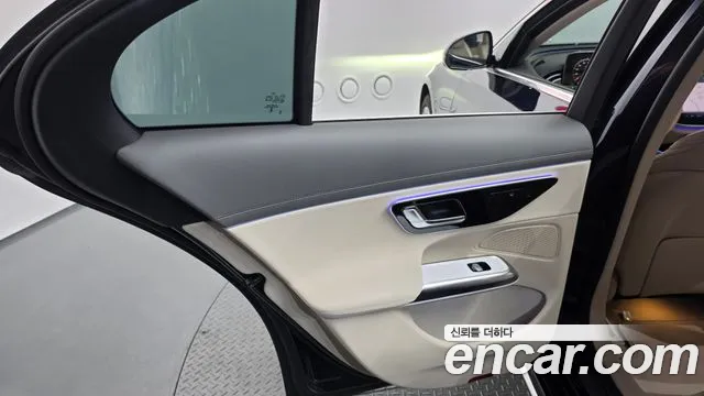 Mercedes-Benz E-Class — Фото автомобиля 22