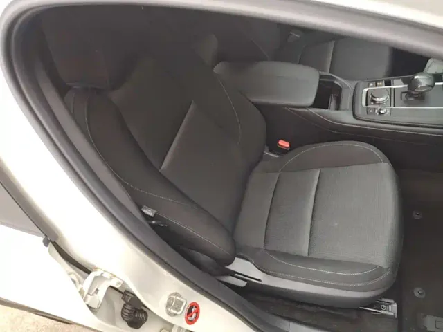 Mazda CX-30 EV — Фото автомобиля 24